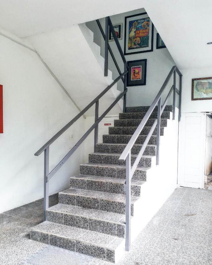 Deja Vu Hotel